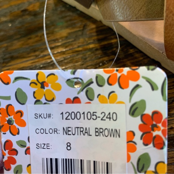 NWT Sandals Muk Luks Size 8 Made in the USA Multicolor Cute Slip On Toe Detail - Picture 9 of 9